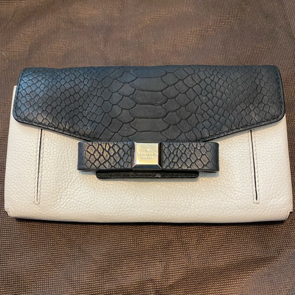 Kate Spade All Leather Bow Wallet GUC